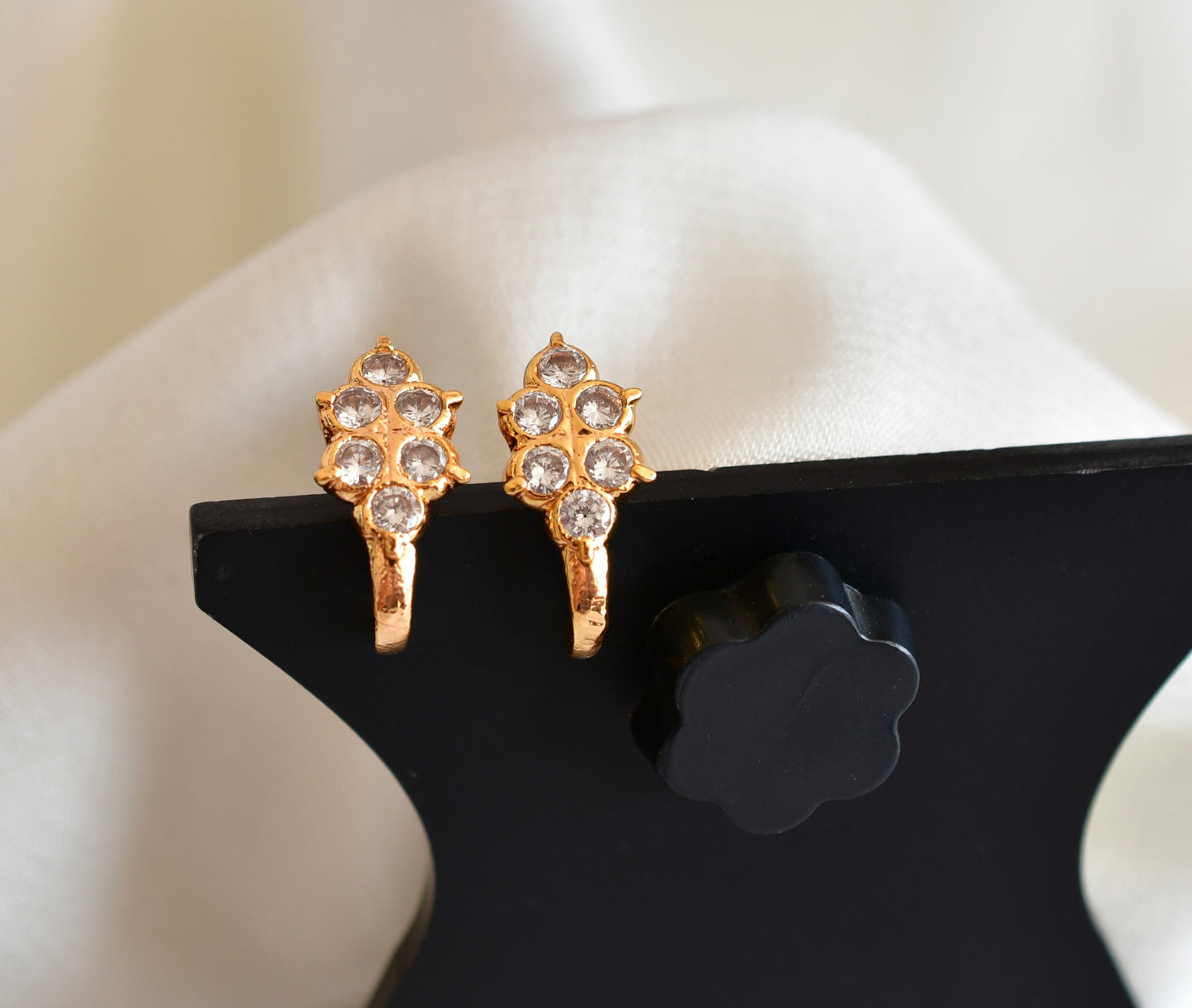Gold tone AD white stone stud/earrings dj-52778