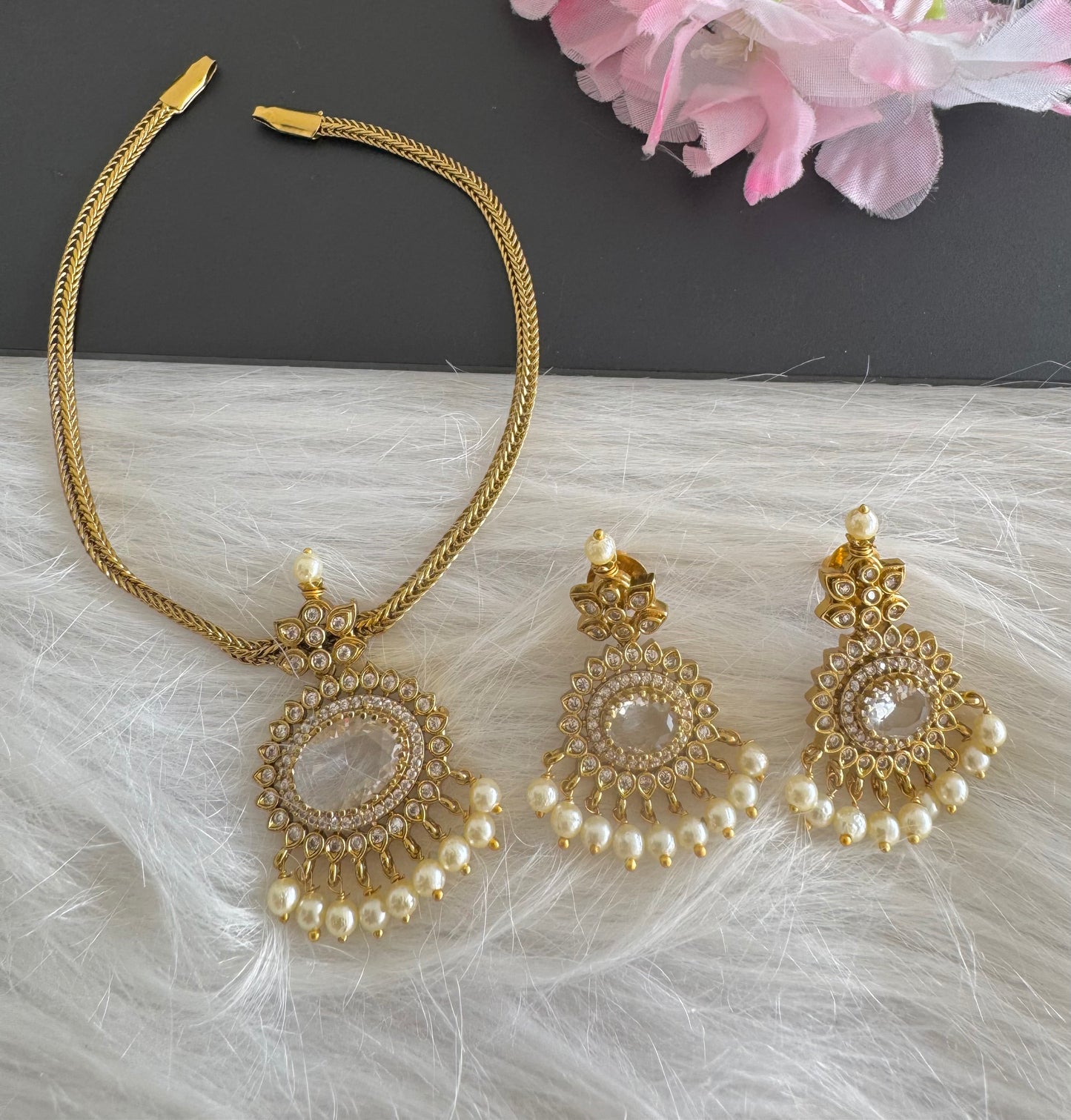 Antique gold tone cz white oval stone necklace set dj-51206