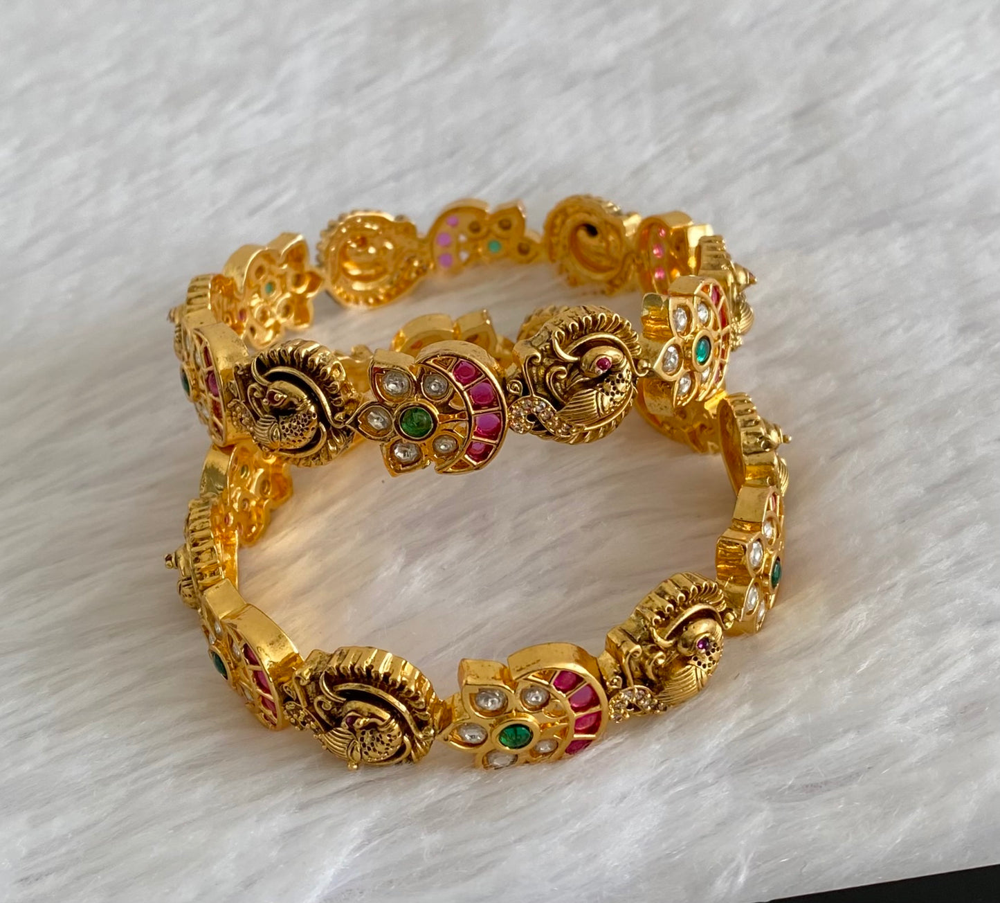 Antique gold tone kemp-green-white stone peacock flower bangles(2.4) dj-53437