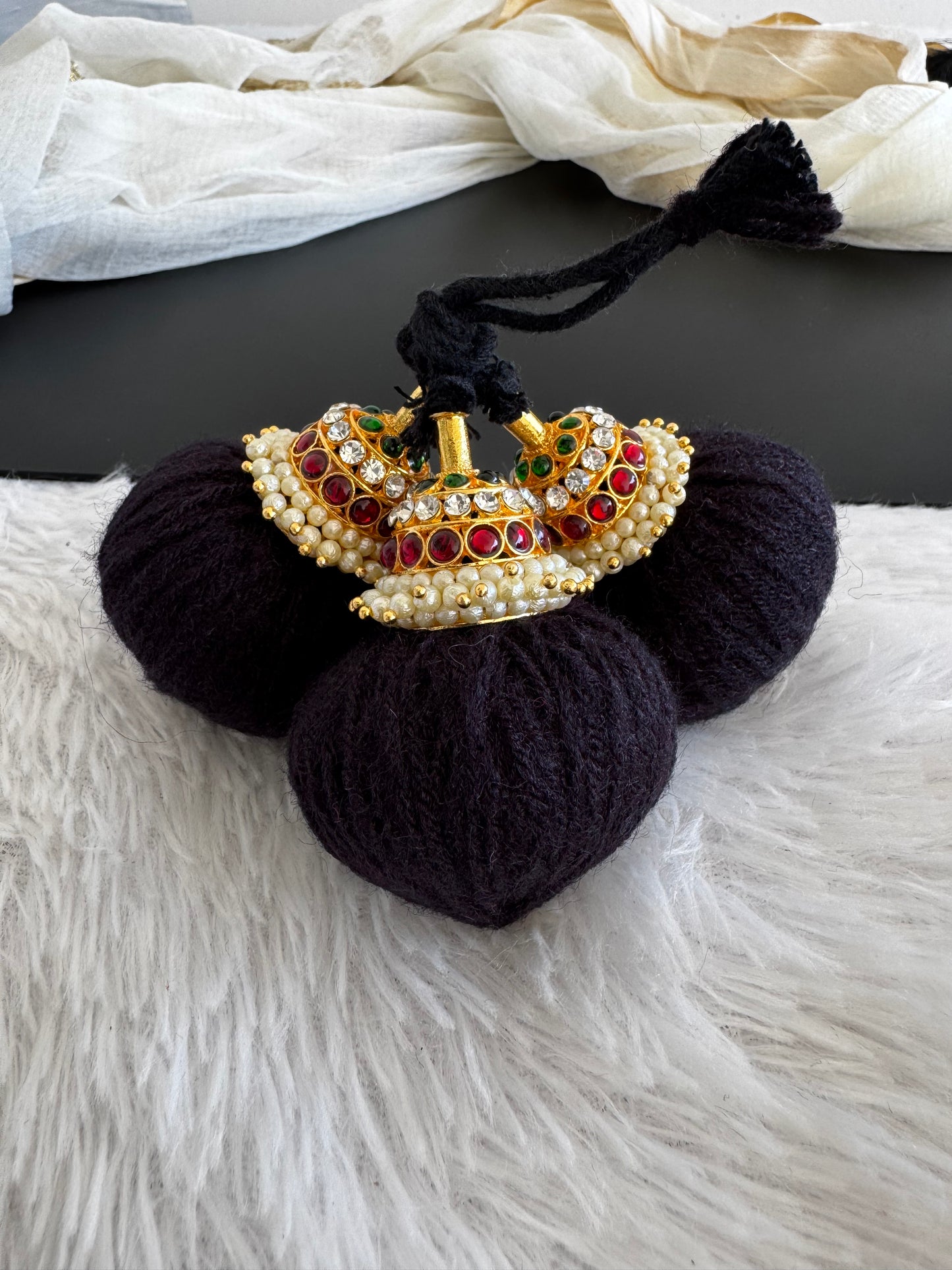 Gold tone kemp-green pearl kuppulu (Hair accessory) dj-52763