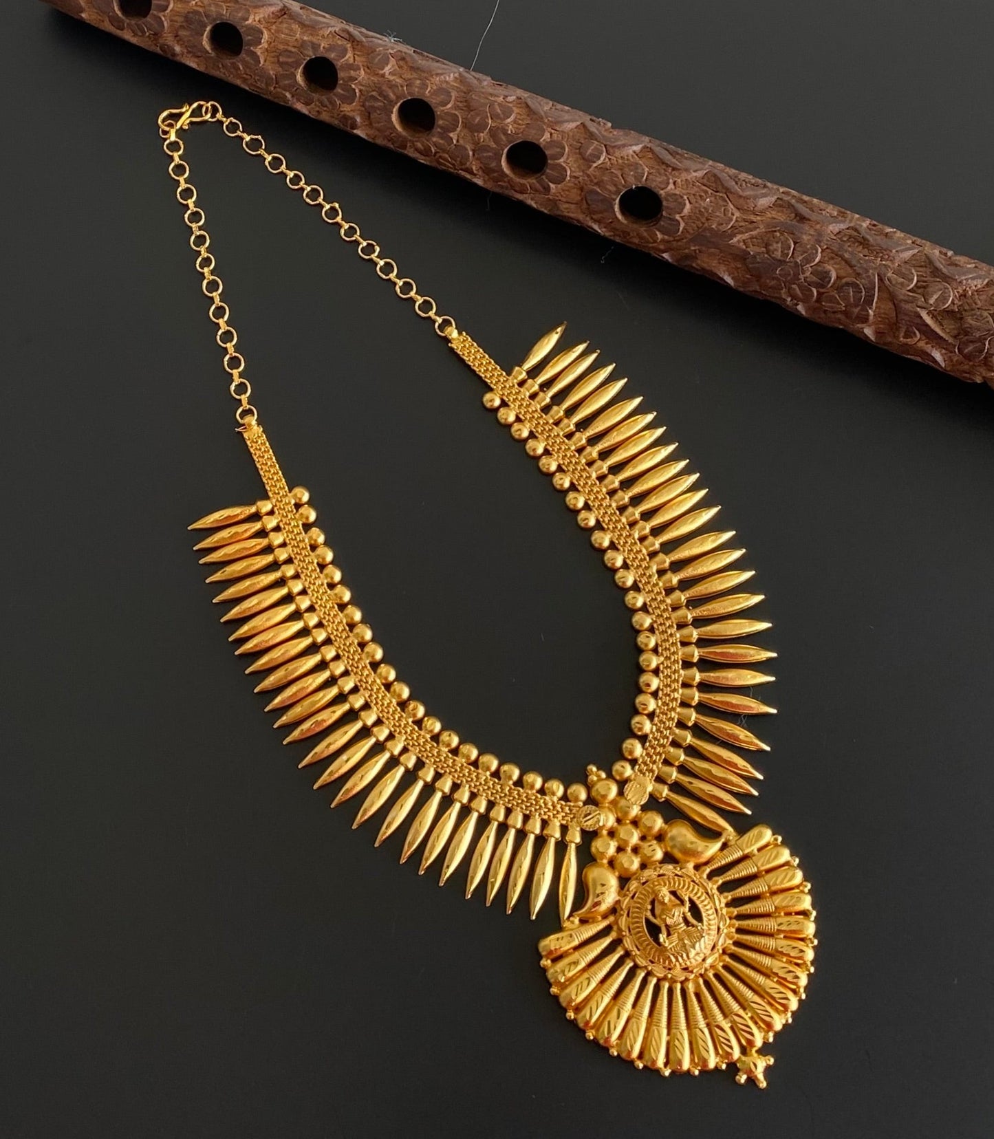 Gold tone kerala style mulla mottu lakshmi necklace dj-54140