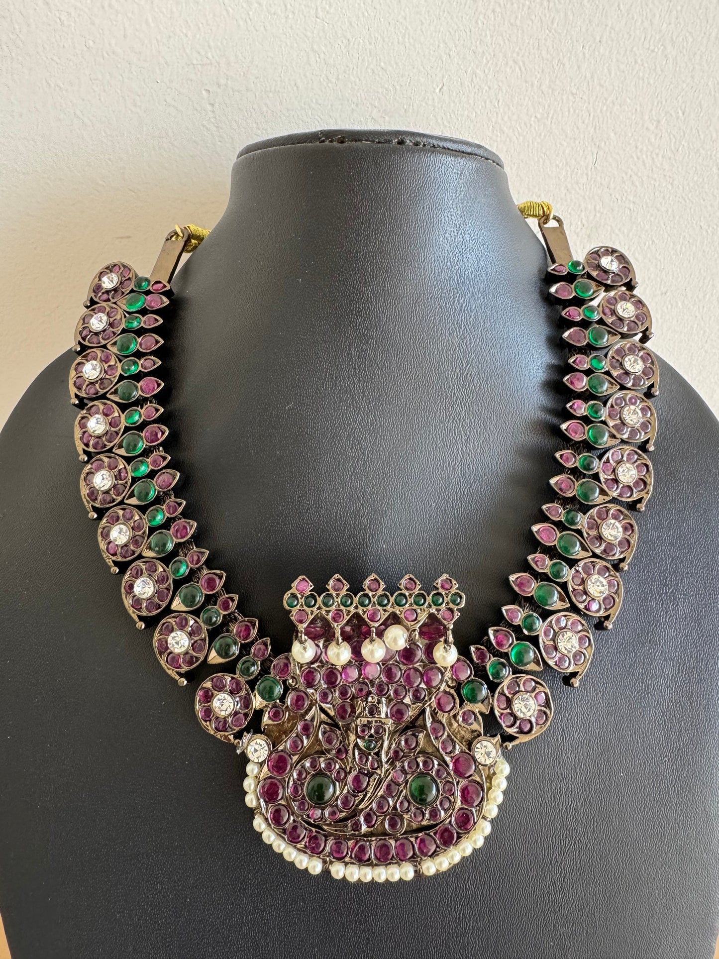 Black finish precious kemp pearl Kalinga Narthana Krishna mango necklace dj-52513