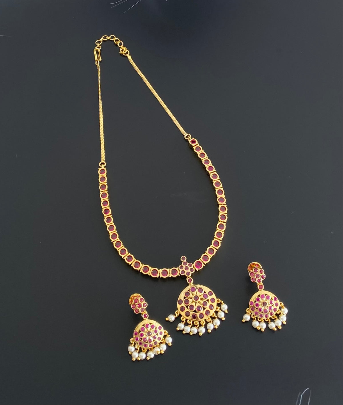 Gold tone south Indian style rani pink attigai set dj-34636