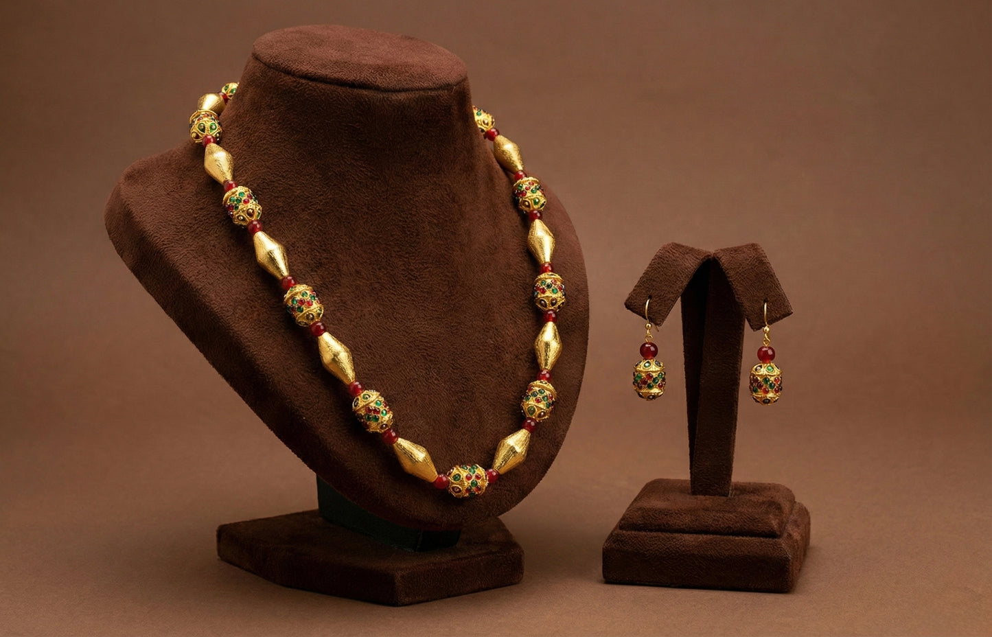 Matte finihs red-green stone beaded necklace set DJ18238