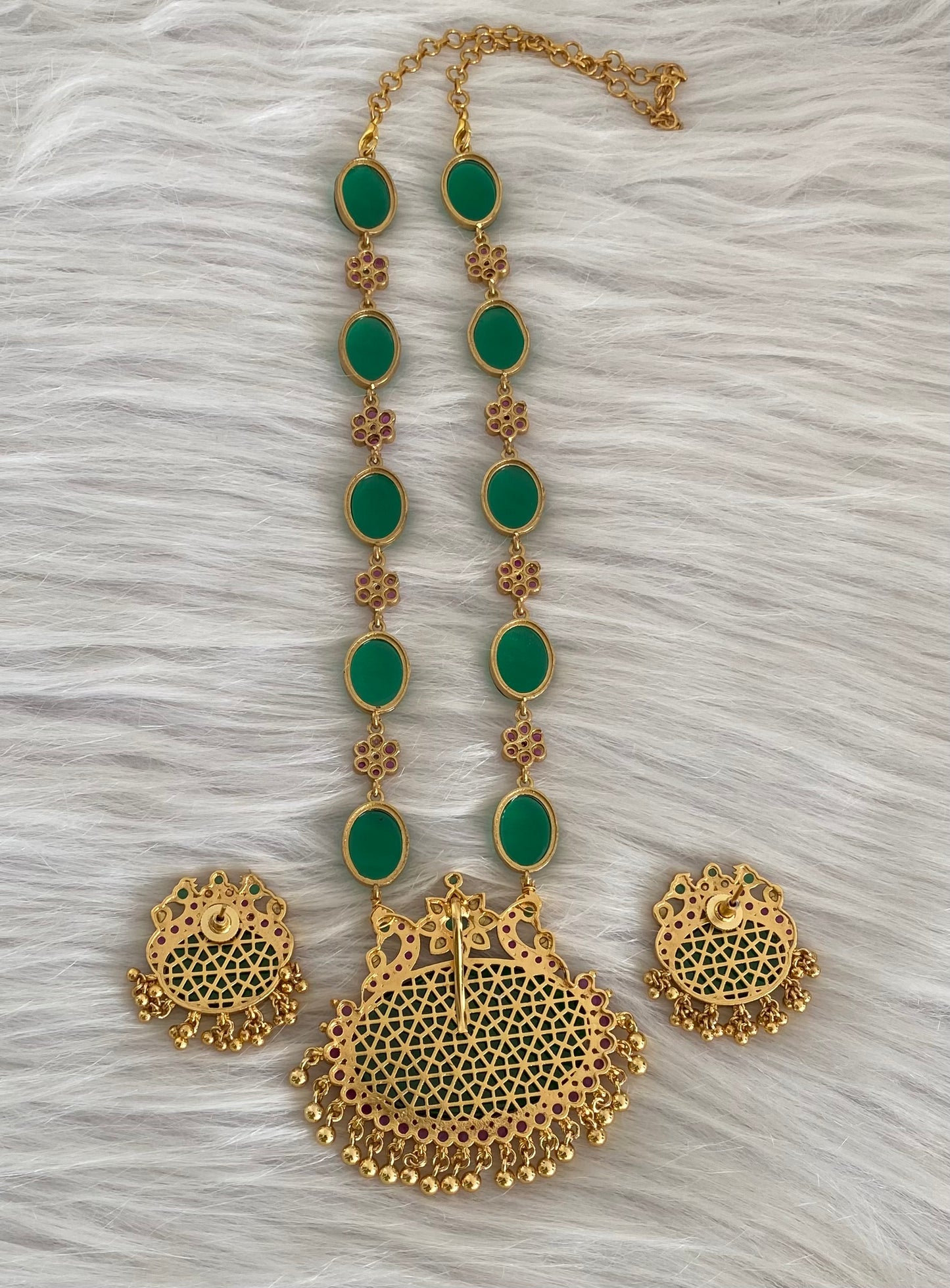 Matte finish kemp-big green oval stone peacock pendant short haar set dj-54253