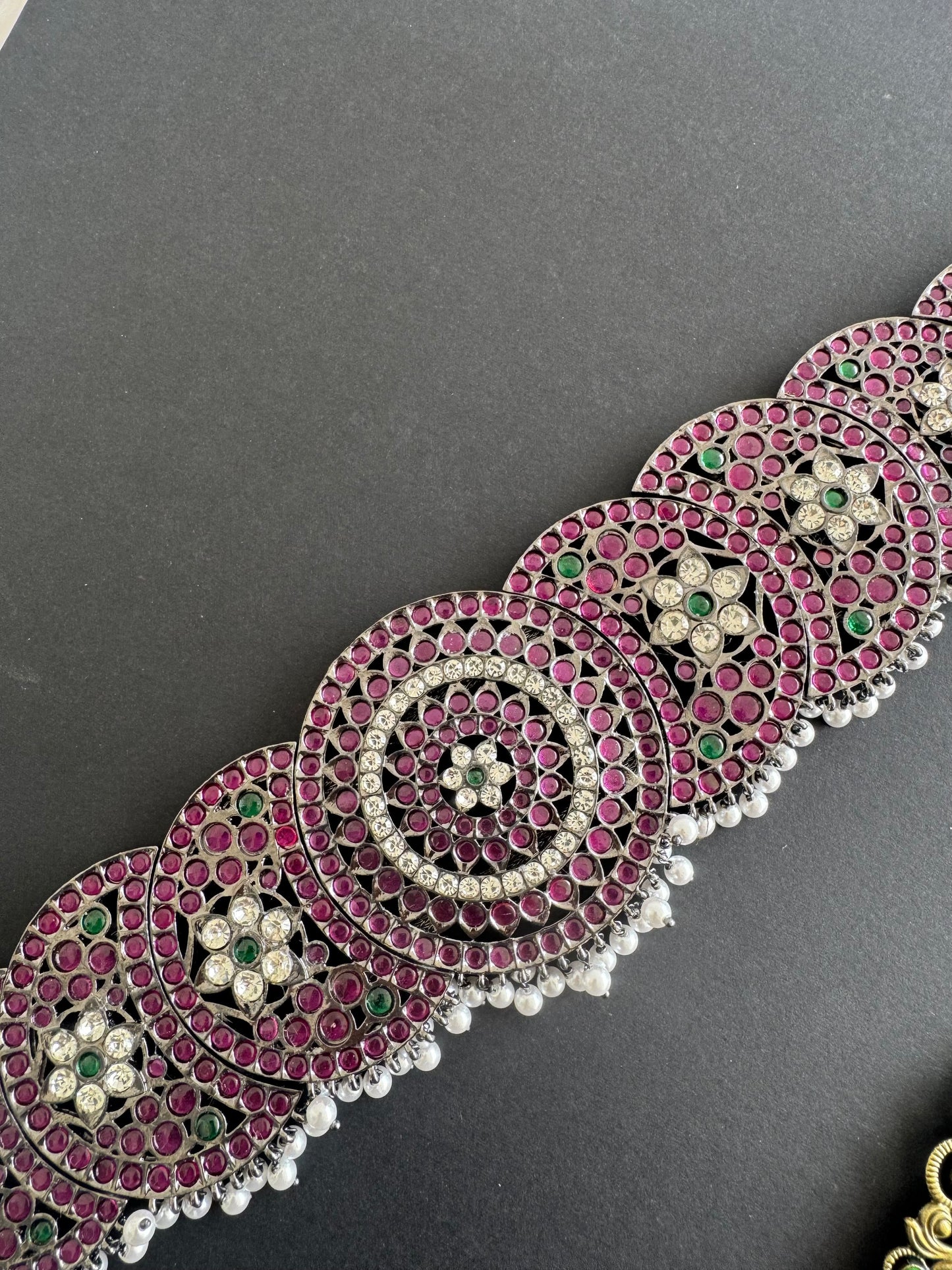 Black finish precious kemp-green-white pearl sun-moon waist band(big) dj-51996