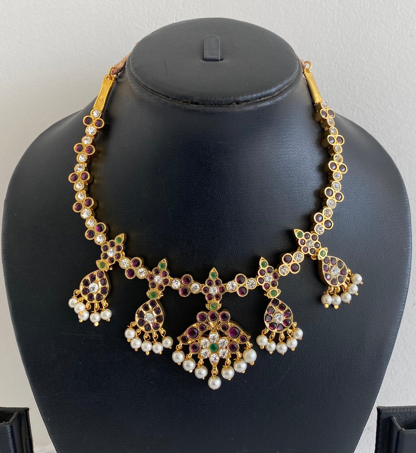 Gold tone precious kemp-green-white pearl necklace dj-53234