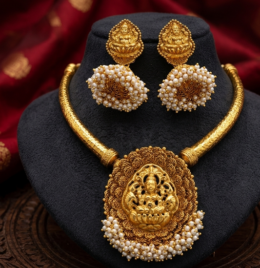 Antique gold tone lakshmi pearl cluster Kante necklace set dj-04035