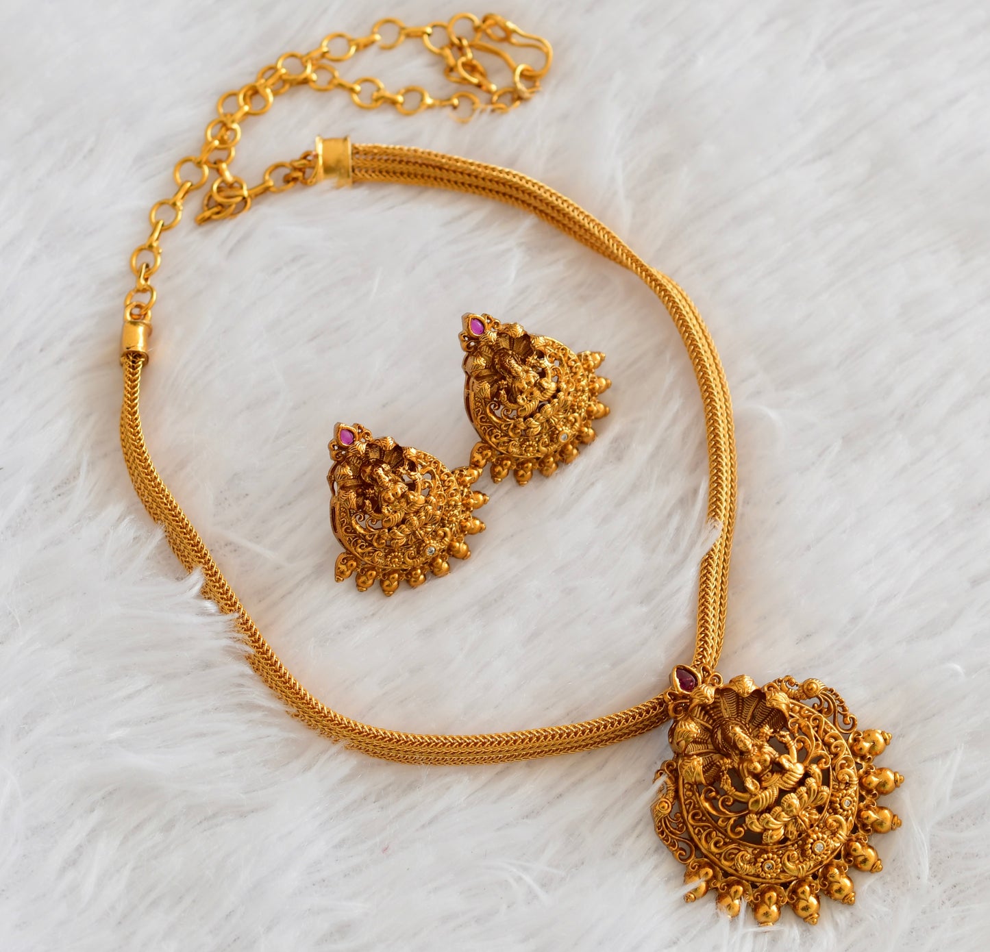 Matte finish kemp-white stone lakshmi choker/necklace set dj-54020