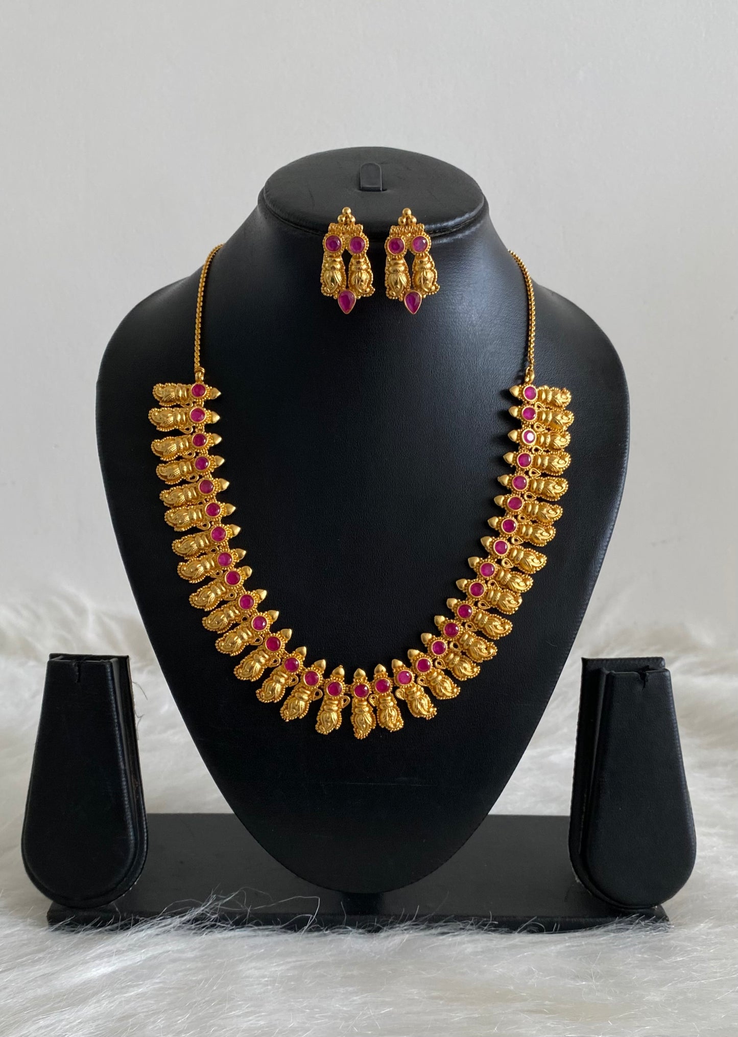 Gold Tone Shanku Ruby Necklace Set-dj04633