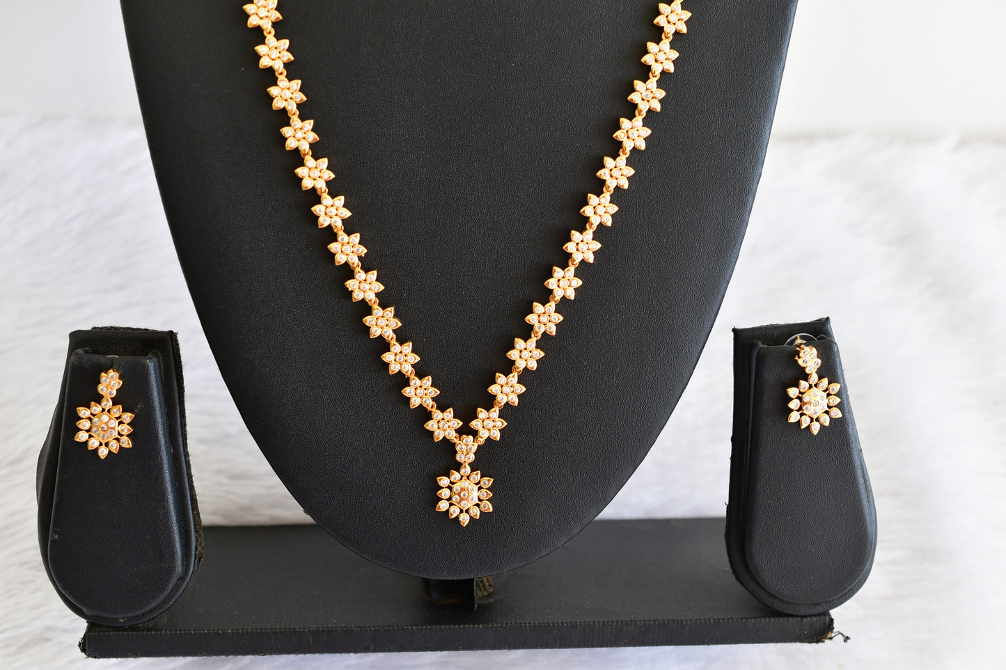 Antique gold tone white flower short haar set dj-53339