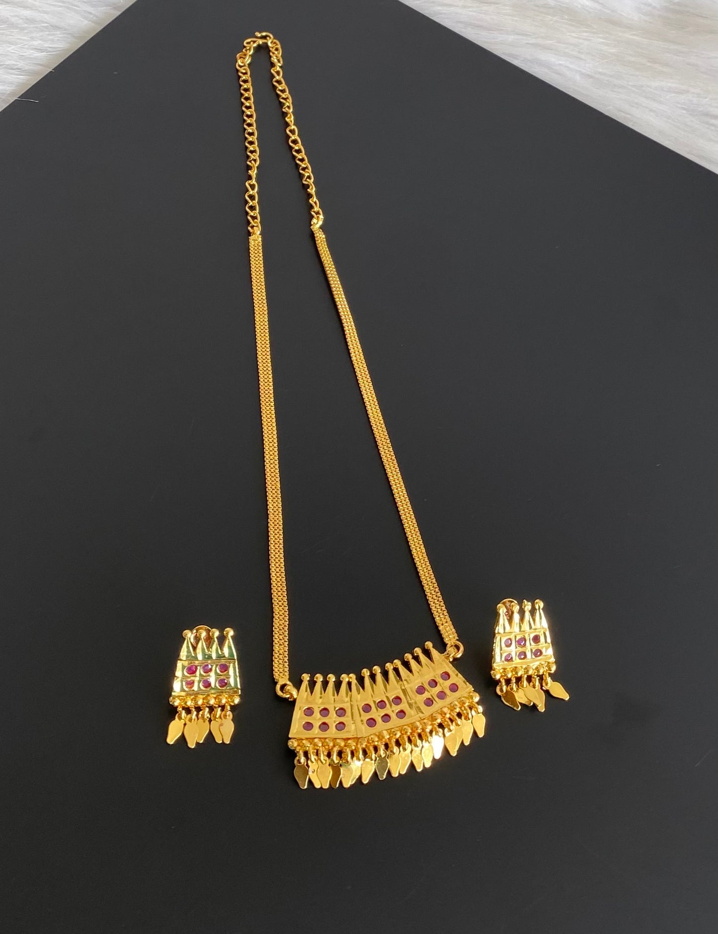 Gold tone kerala style pink stone elakka necklace set dj-54208