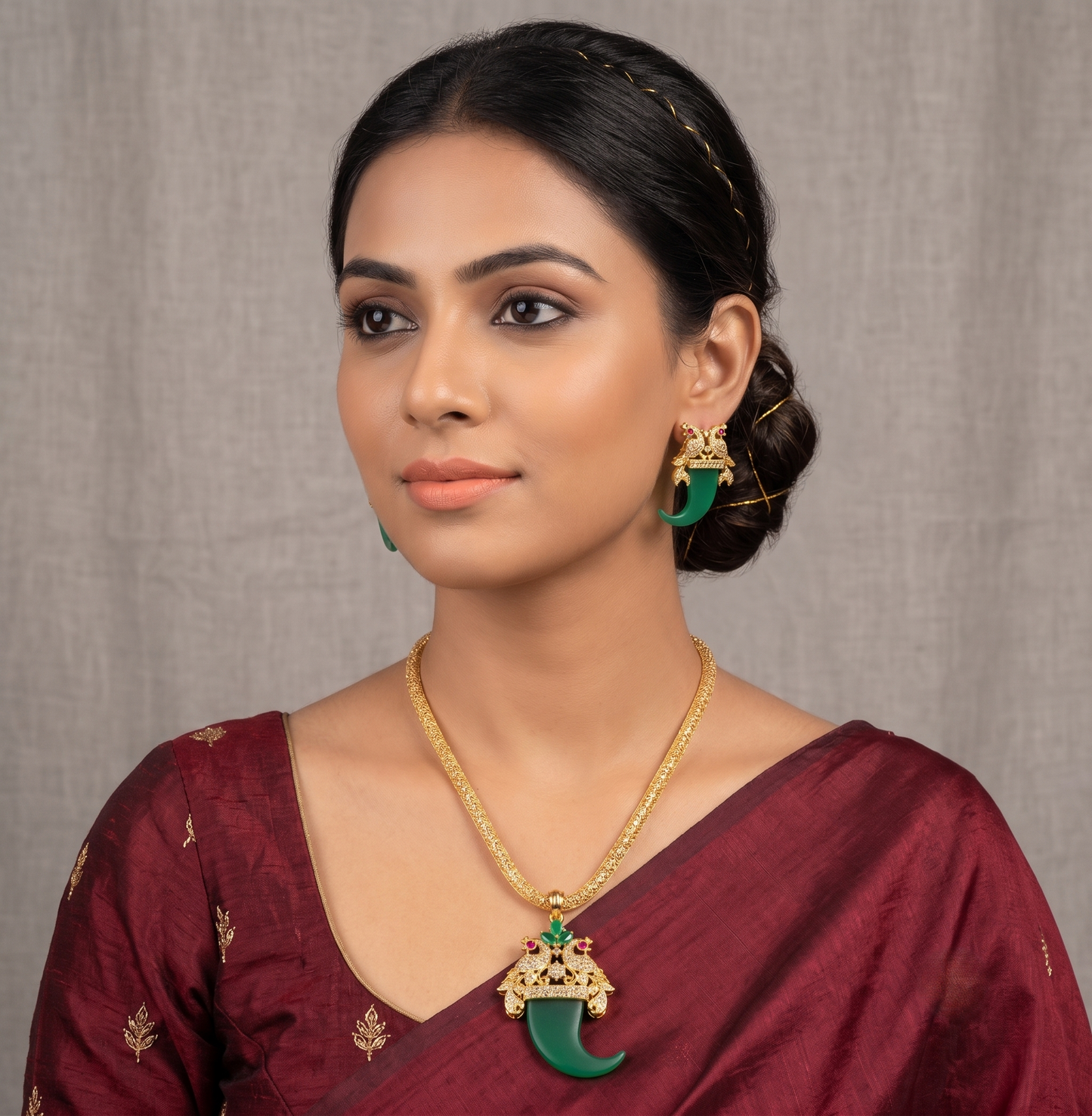 Gold Tone Tiger Nail Design Green Peacock Necklace Set dj-05278