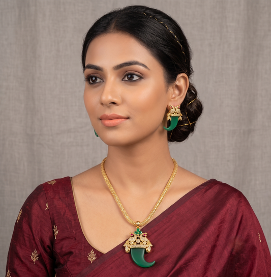 Gold Tone Tiger Nail Design Green Peacock Necklace Set dj-05278