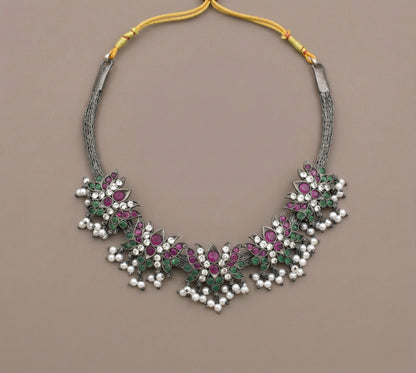 Black finish precious kemp-green pearl lotus necklace dj-52511