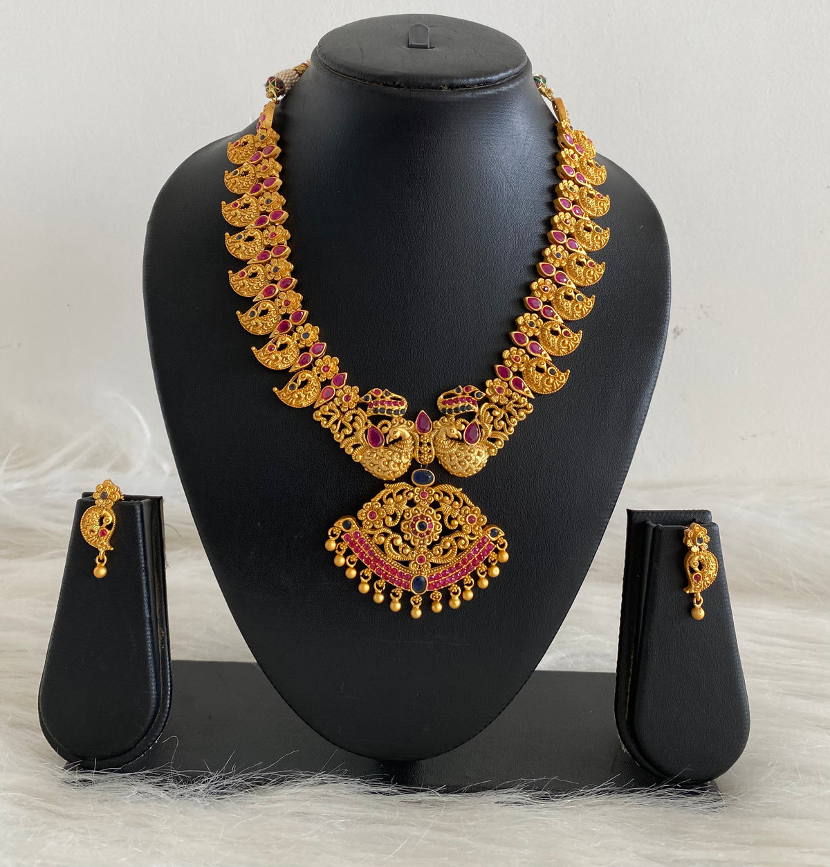 Matte finish ruby-blue peacock necklace set dj-07273