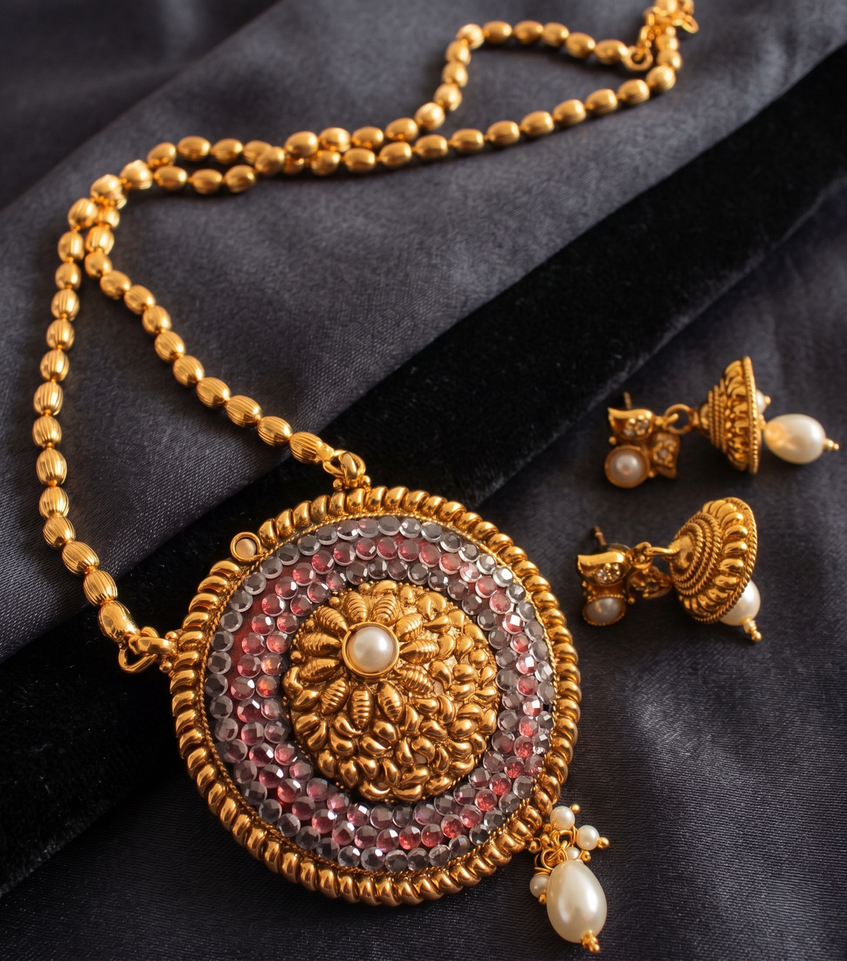 Antique gold tone Transparent Stones Maroon Necklace Set-dj07761