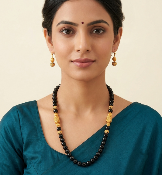 Matte finish black beaded necklace set-dj07869