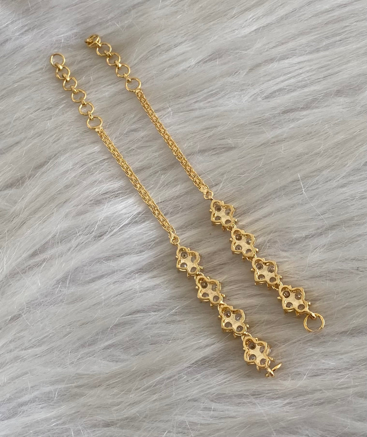 Gold tone white stone ear side chain dj-54889