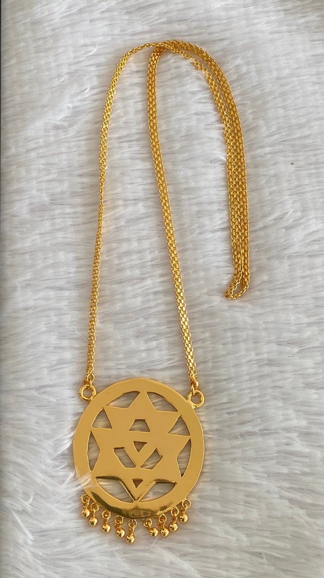 Gold tone 24 inches chain with AD pink-white chakram pendant dj-53263