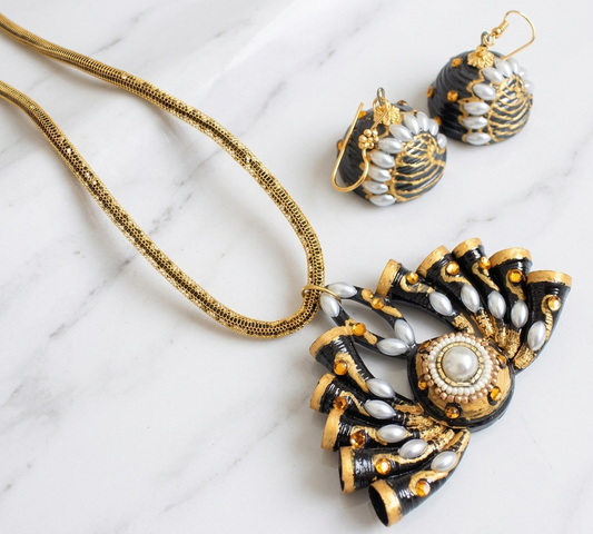 Unique Handmade Designer Black Quilled Necklace Set -dj08411