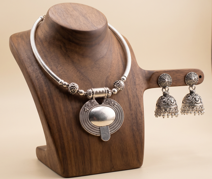 Unique Designer Silver Tone Hasli Necklace Set-dj08500