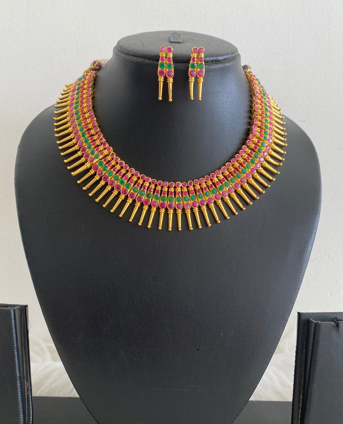 Gold Tone Ruby-emerald kerala style Necklace With Screw Back Earrings -dj08602