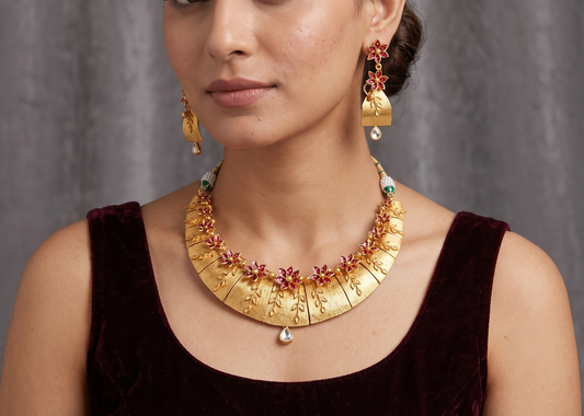 Matte finish gold design replica flower Necklace with screw type earrings dj-08813