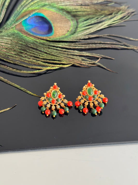 Gold tone coral-green beaded stud/earrings dj-51615