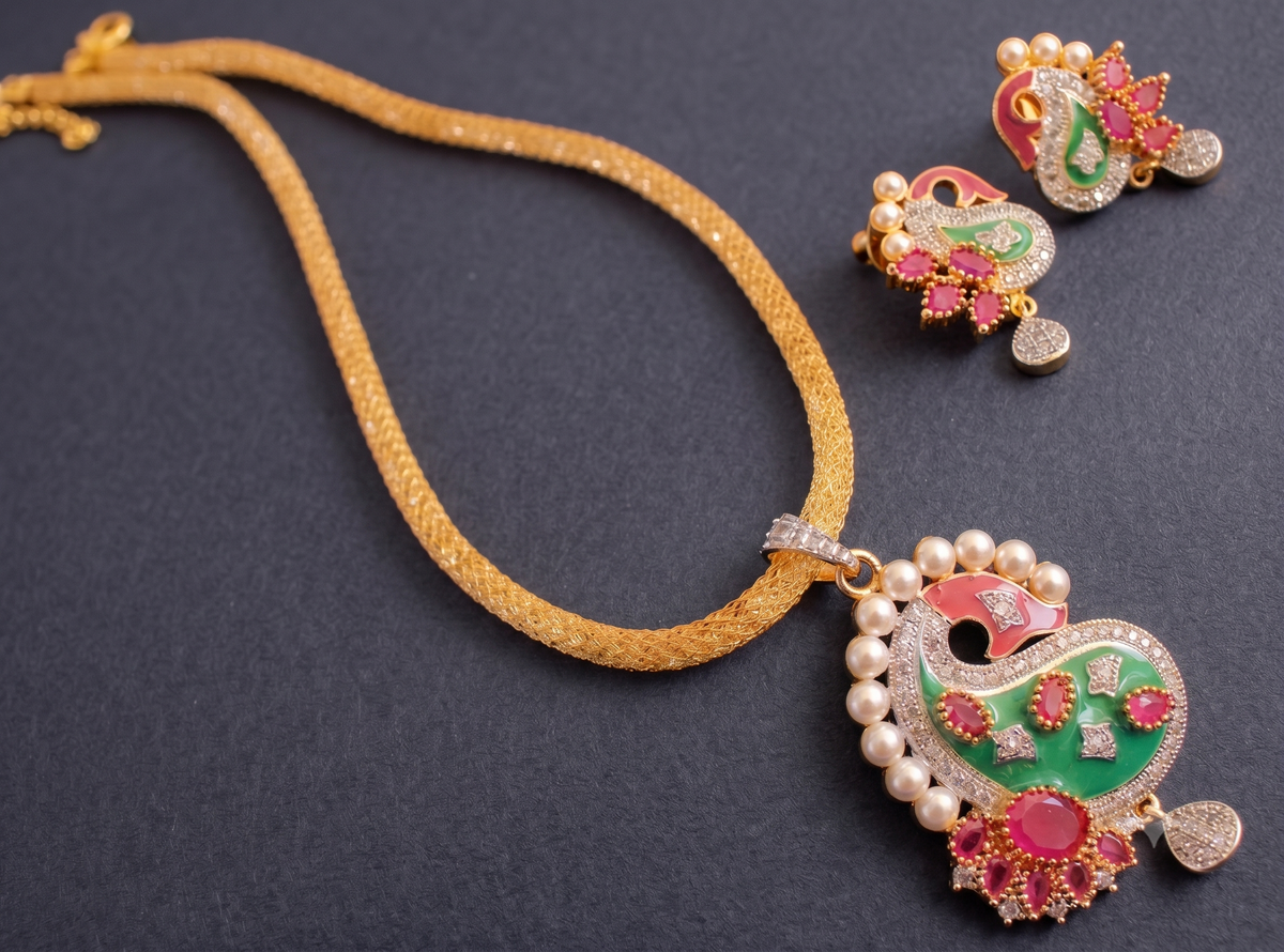 Two tone Cz Meenakari Ruby Mango Pendant chain Set-dj09042