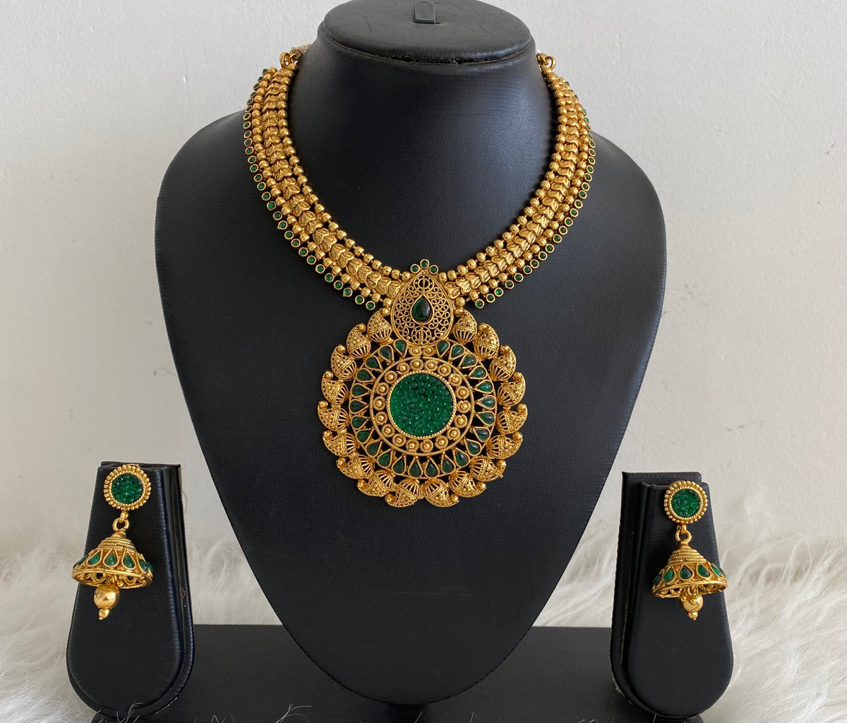 Antique Gold Tone Transparent Green Necklace Set dj-09265