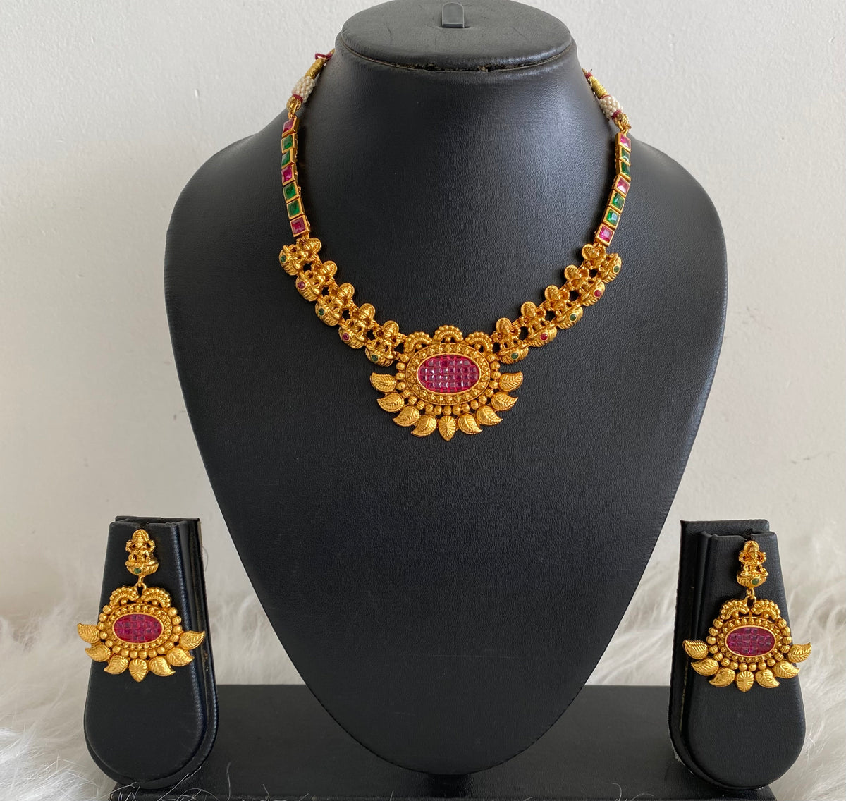 Matte Finish Transparent stone Pink-green Necklace Set dj-09269