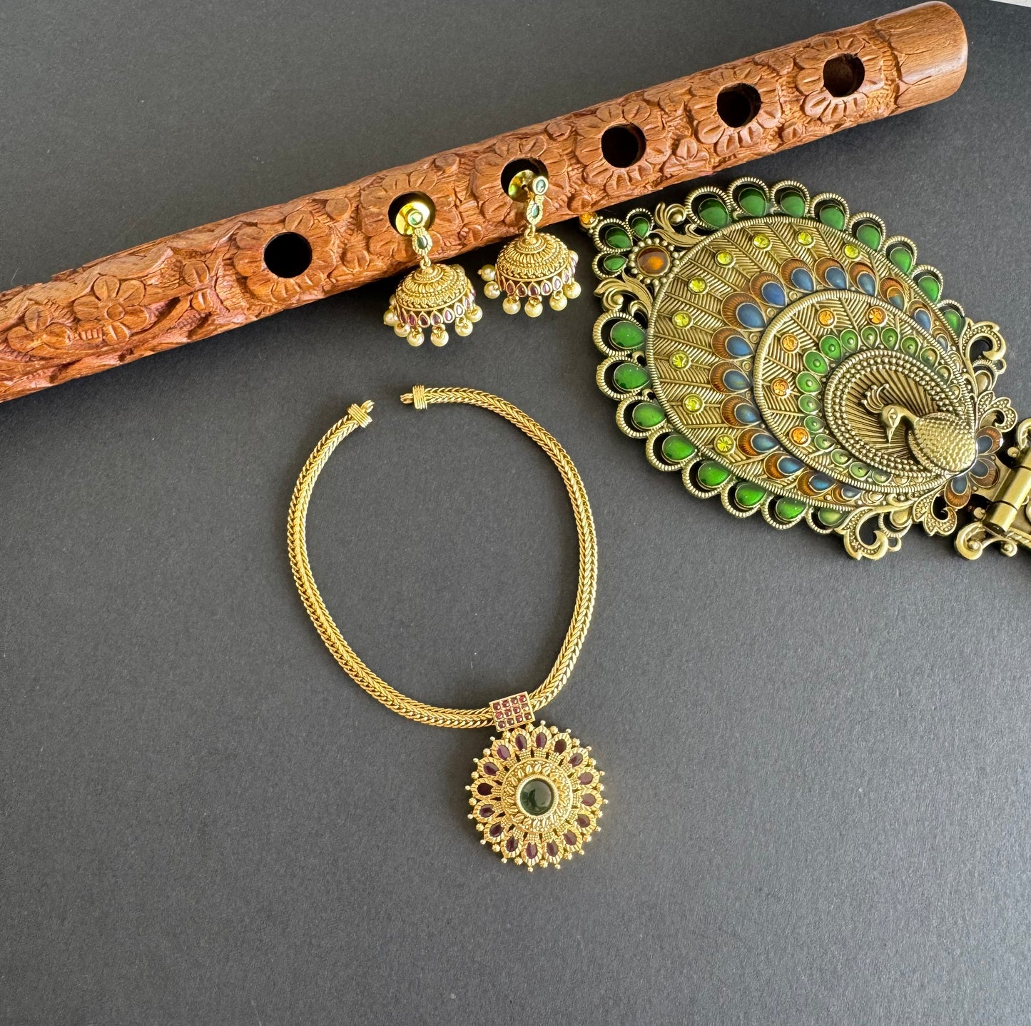 Antique gold tone kemp-green kerala style necklace set dj-52077