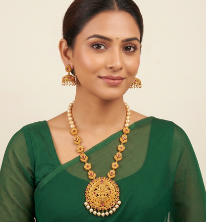 Matte finish ruby pearl beaded lakshmi short haar set dj-09782