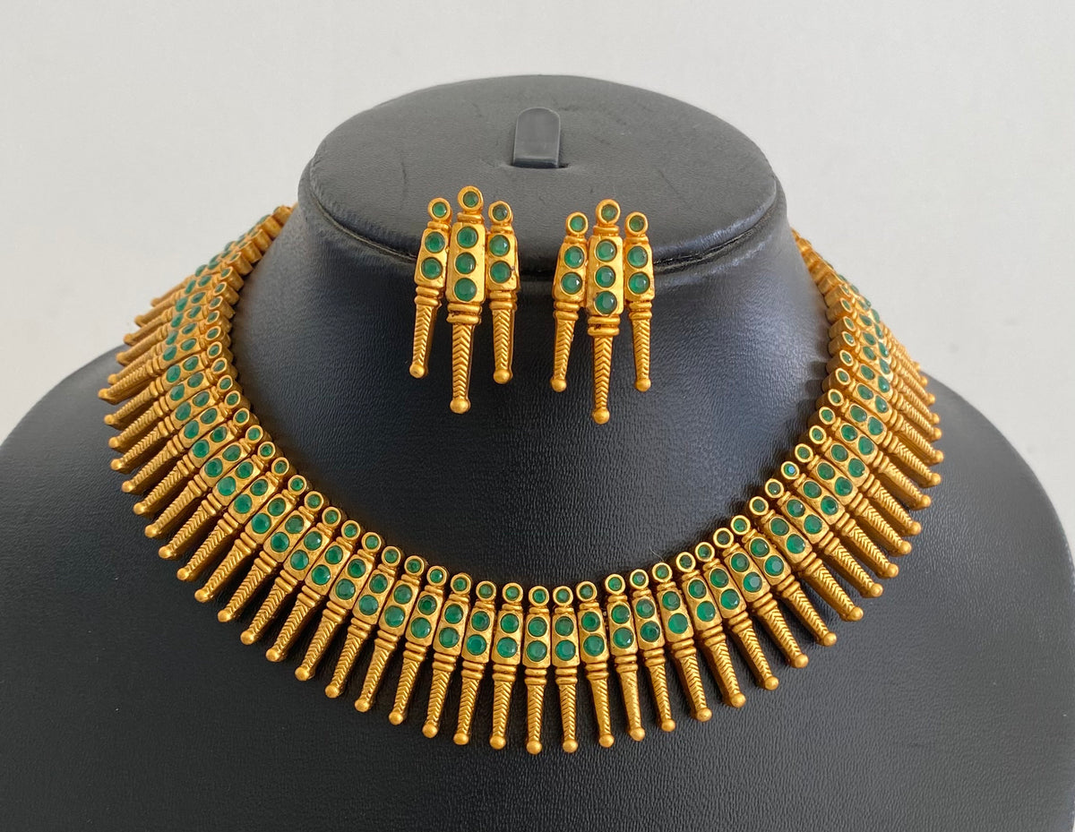 Matte Finish Emerald Kerala Style Necklace Set - DJ09884