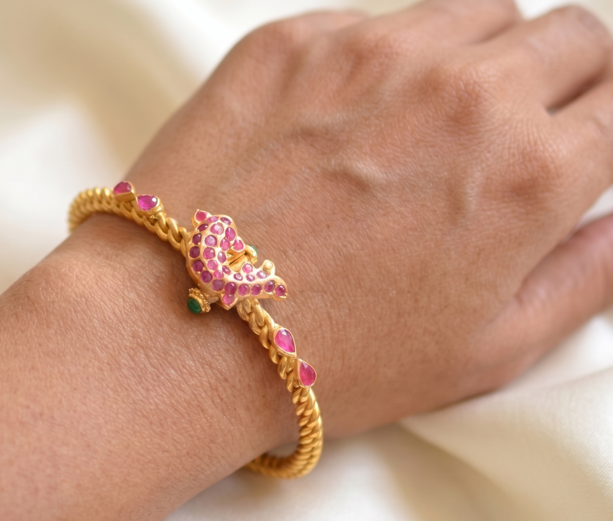 Gold tone ruby-green fish Kada (2.4) dj-09960