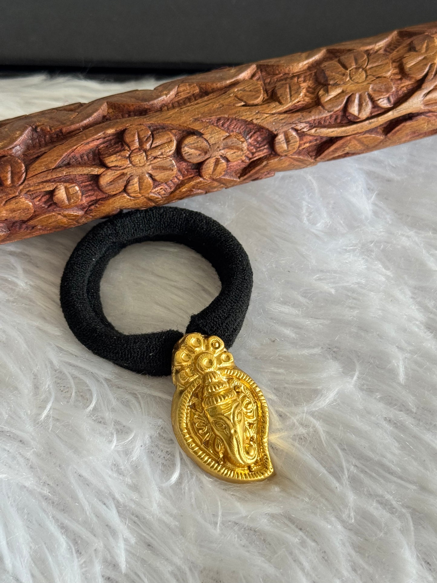 Gold tone Ganesha hair band dj-36301
