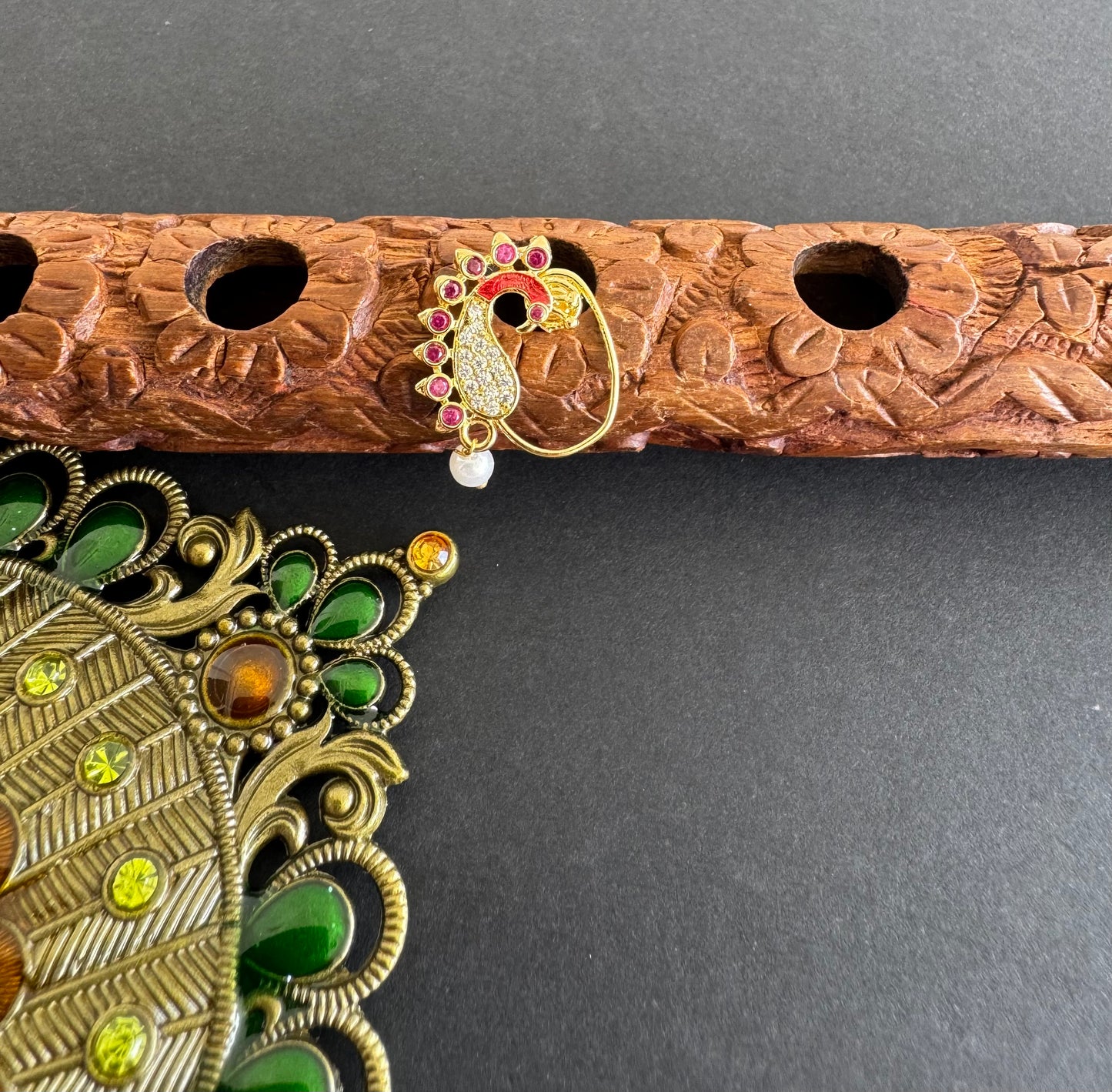 Gold tone pink-red peacock nose pin Dj-52038