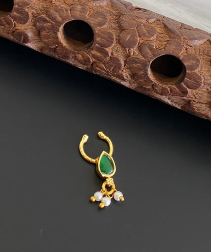 Gold tone green stone pearl nose pin/bulakku dj-53811