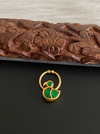 Gold tone kundan jadau green stone swan nose pin/bulakku dj-53740