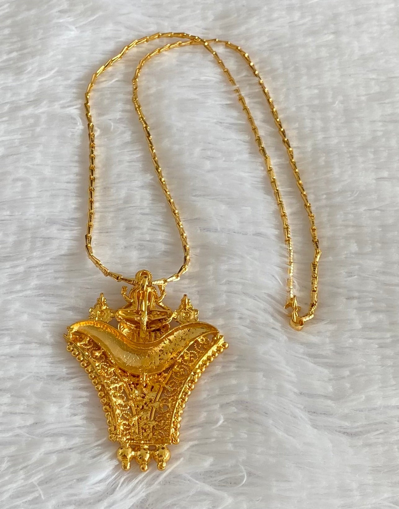 Gold tone 24 inches chain with lakshmi pendant dj-54363