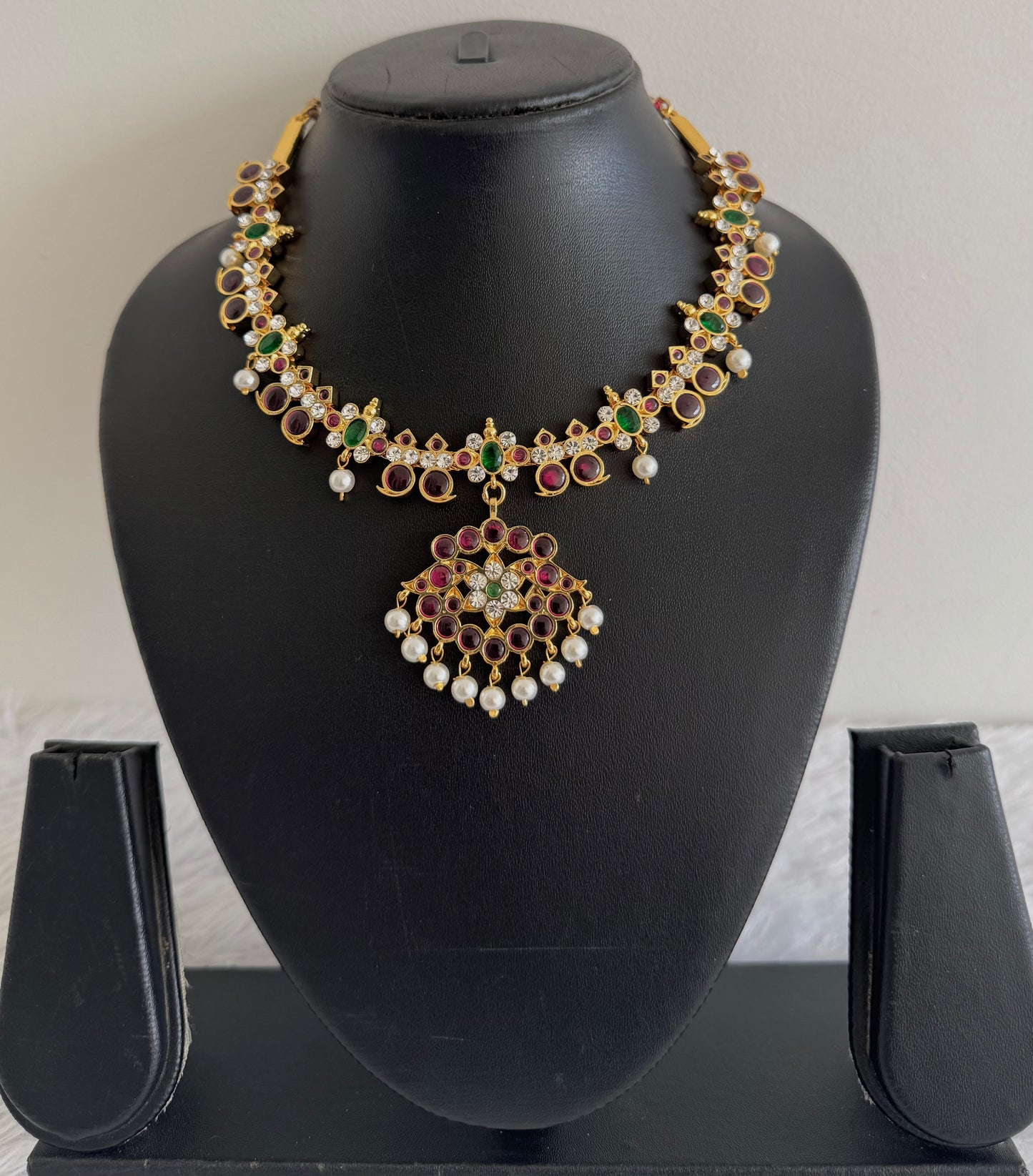 Gold tone precious kemp-green-white pearl mango necklace dj-52258