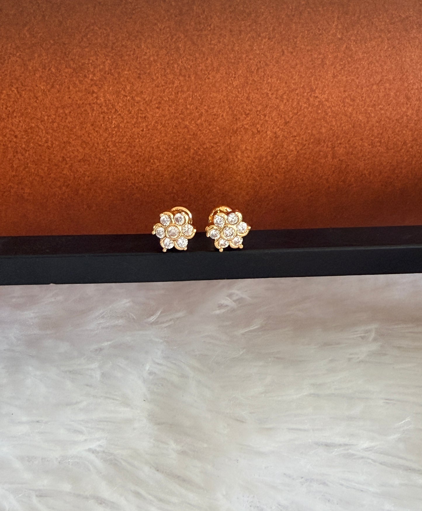 Gold tone AD white flower stud/earrings dj-53278