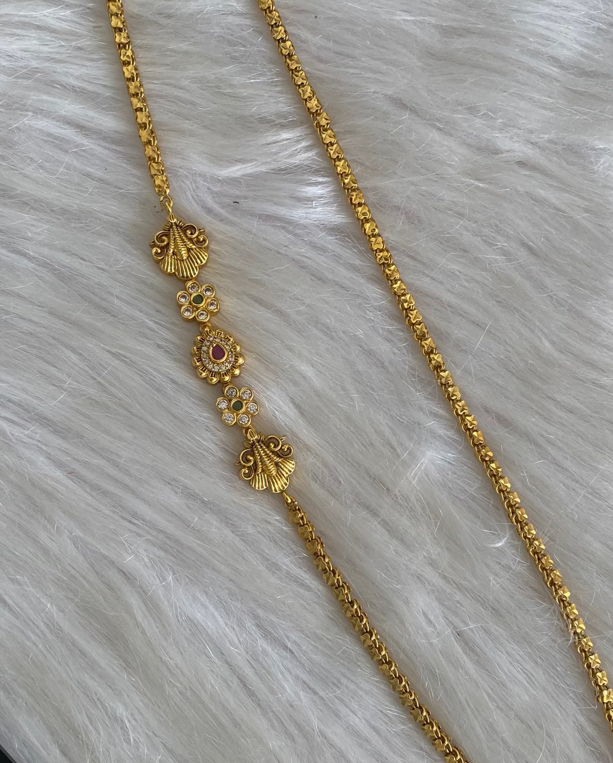 Antique gold tone pink-green-white stone mugappu chain dj-54798
