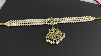 Gold tone precious kemp-green pearl reversible flower choker necklace dj-53935