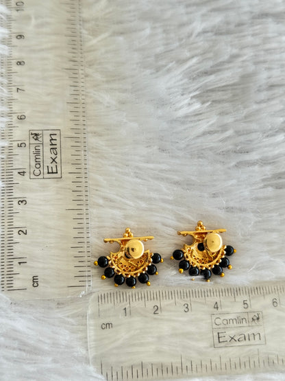 Gold tone black beaded stud/earrings dj-51604