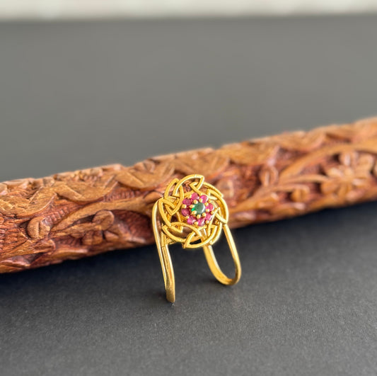 Matte finish ruby-green flower vanki finger ring dj-51407