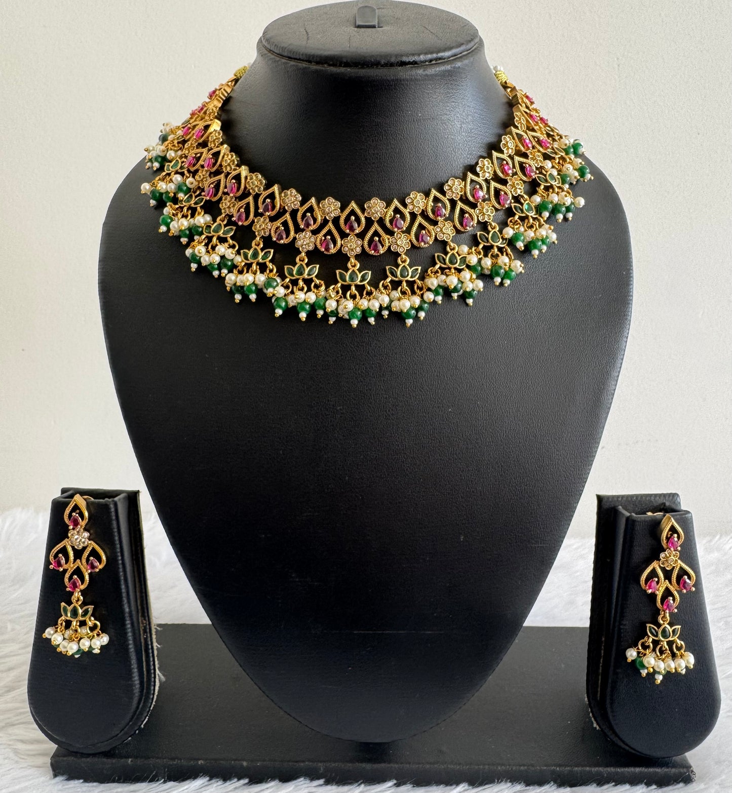 Matte finish kemp-green lotus pearl cluster choker necklace set dj-52127
