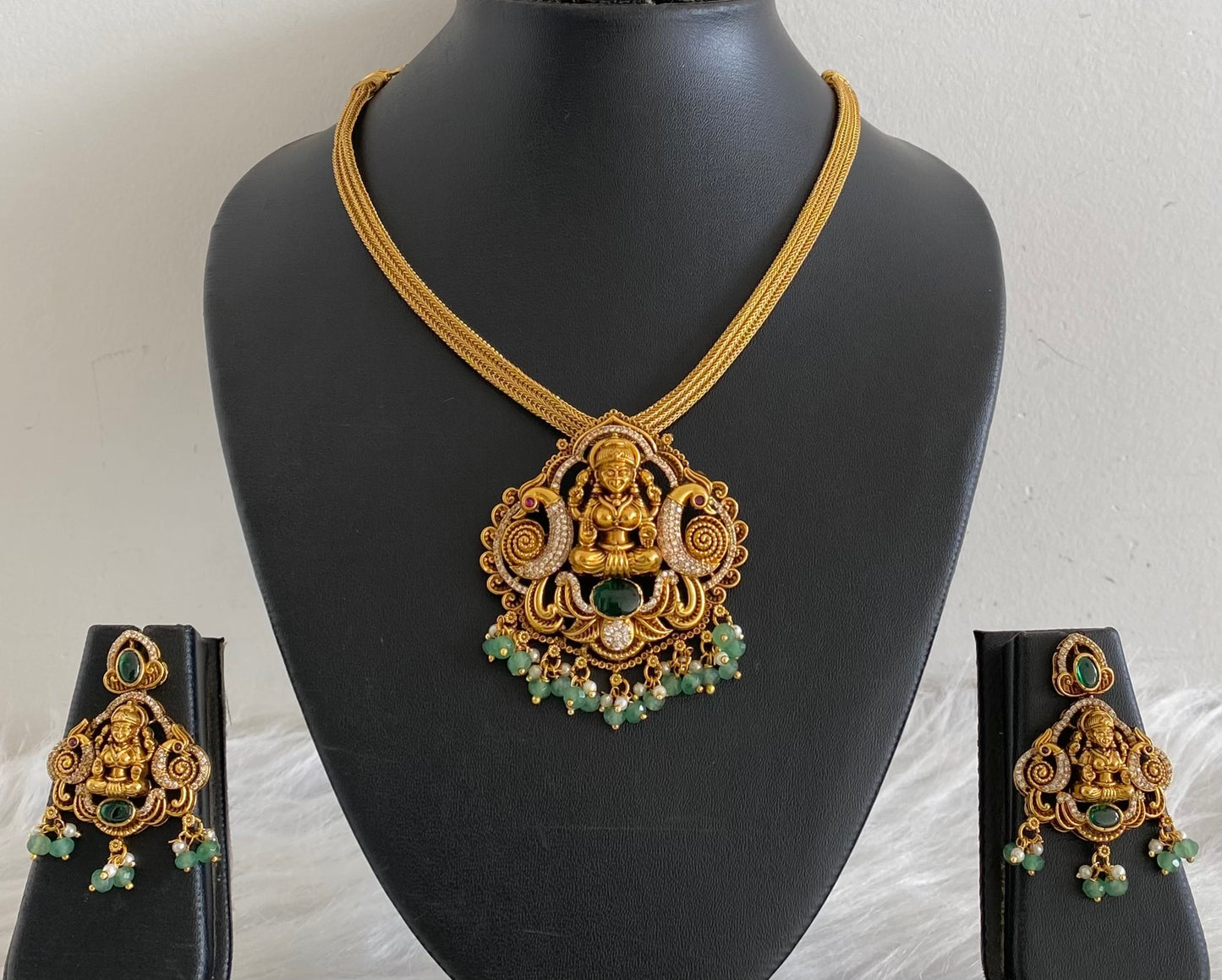 Antique gold tone lakshmi peacock green beaded necklace set dj-54265