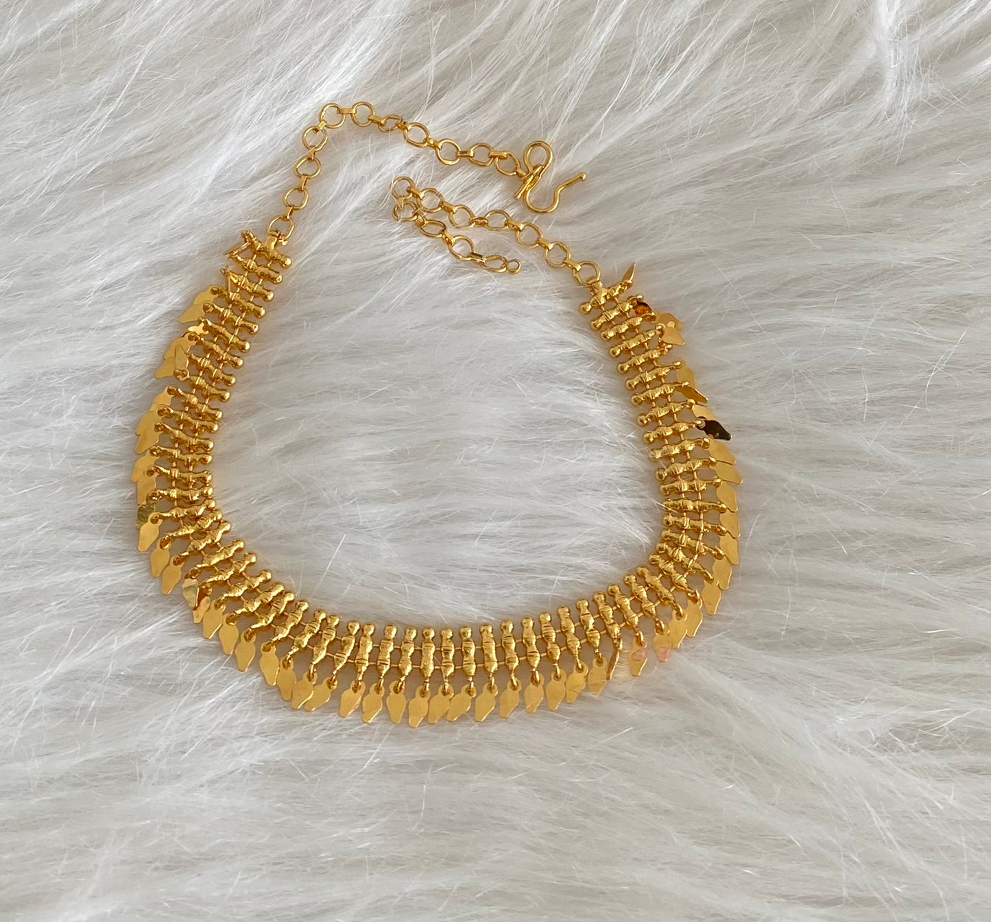Gold tone elakka thali choker necklace dj-54549